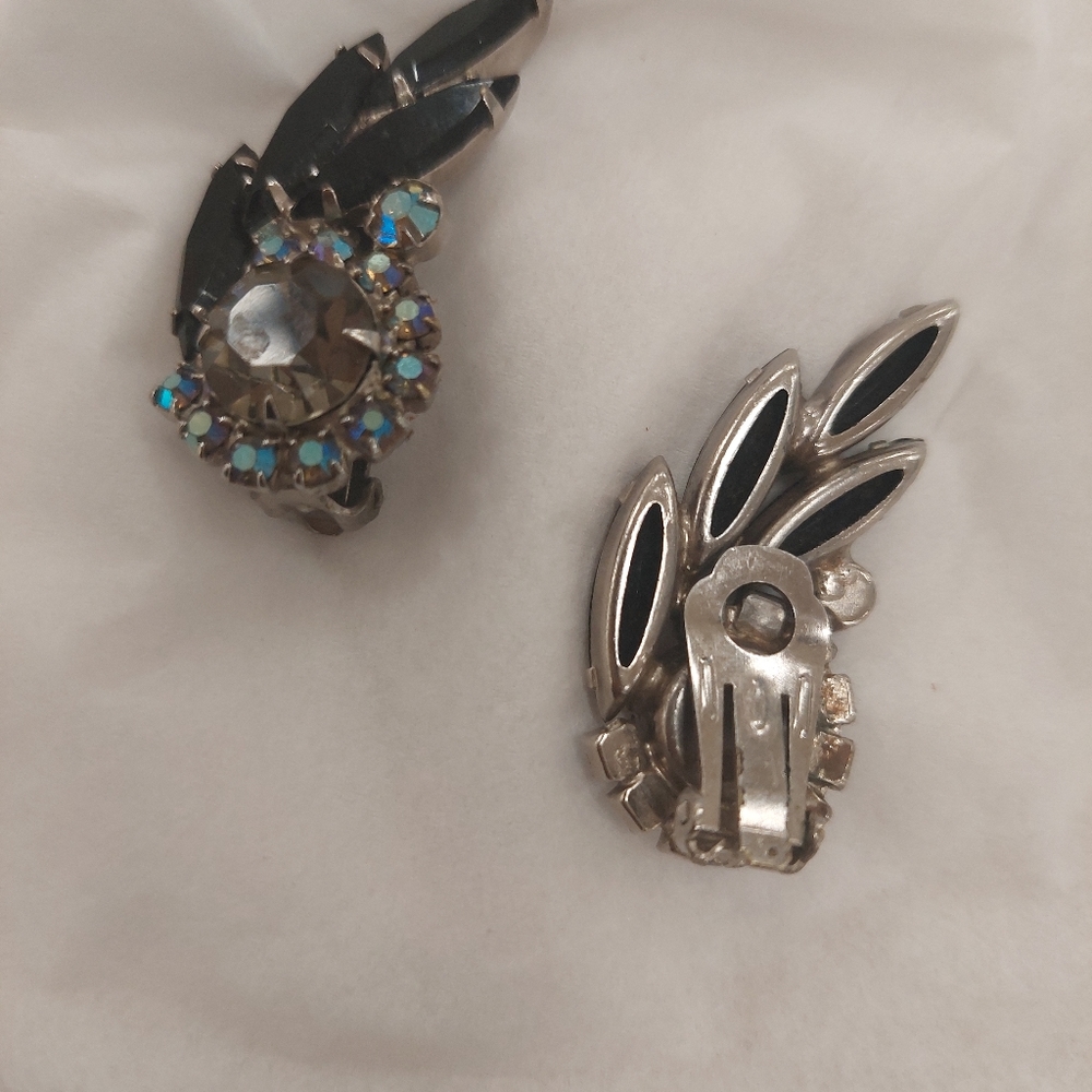 Vintage, Glamorous 1960 icy blue aurora borealis clip earnings great for wedding - Picture 7 of 9